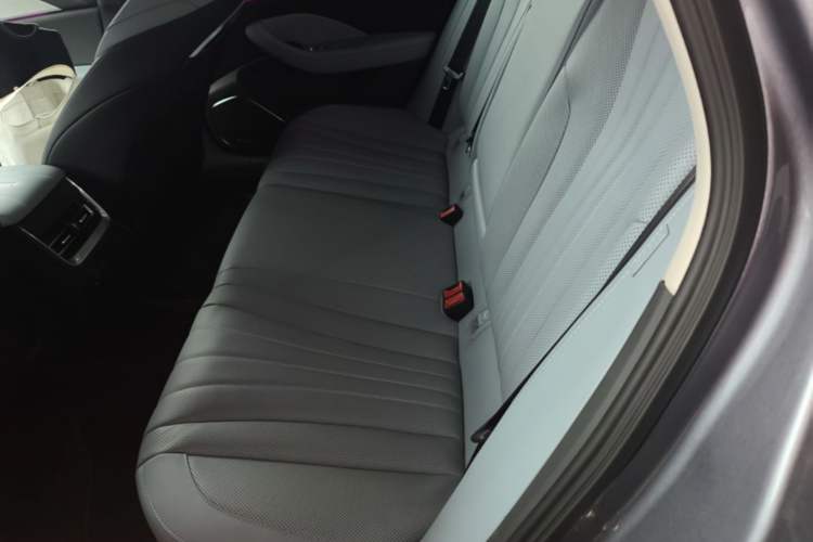 Used Hongqi H5 PHEV 2025 170 Super Hybrid Version Left Rear Seat