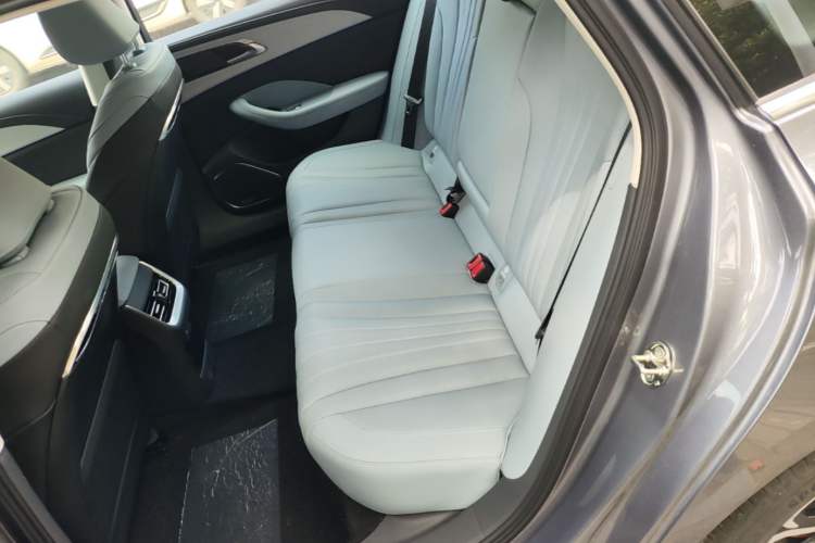 Used Hongqi H5 PHEV 2025 170 Super Hybrid Version Left Rear Seat