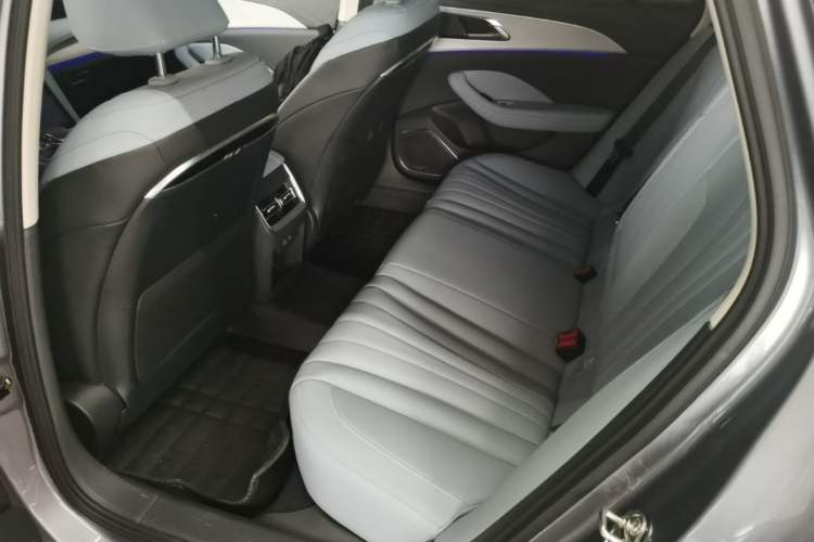 Used Hongqi H5 PHEV 2025 170 Super Hybrid Version Left Rear Seat