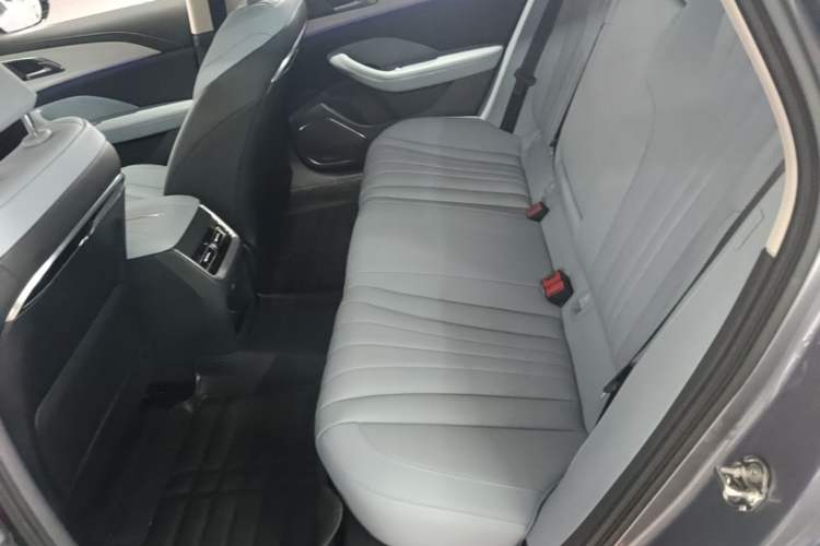 Used Hongqi H5 PHEV 2025 170 Super Hybrid Version Left Rear Seat