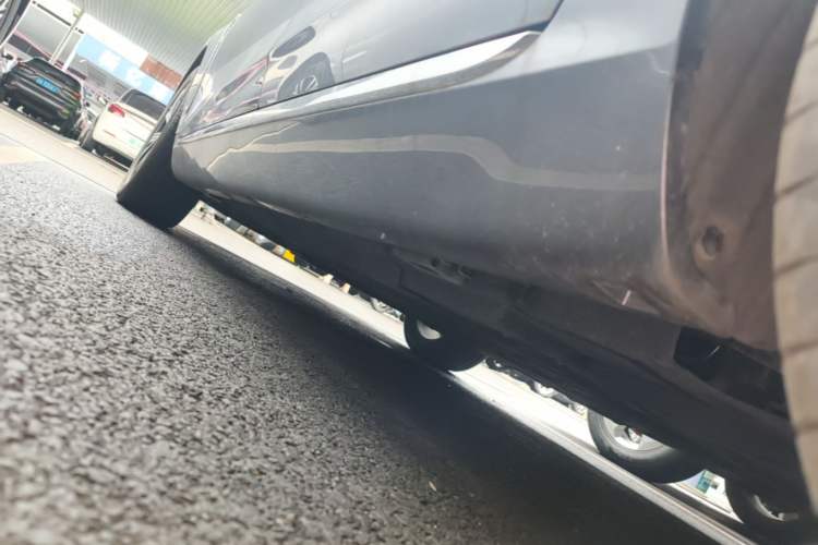 Used Hongqi H5 PHEV 2025 170 Super Hybrid Version Left Side Sill