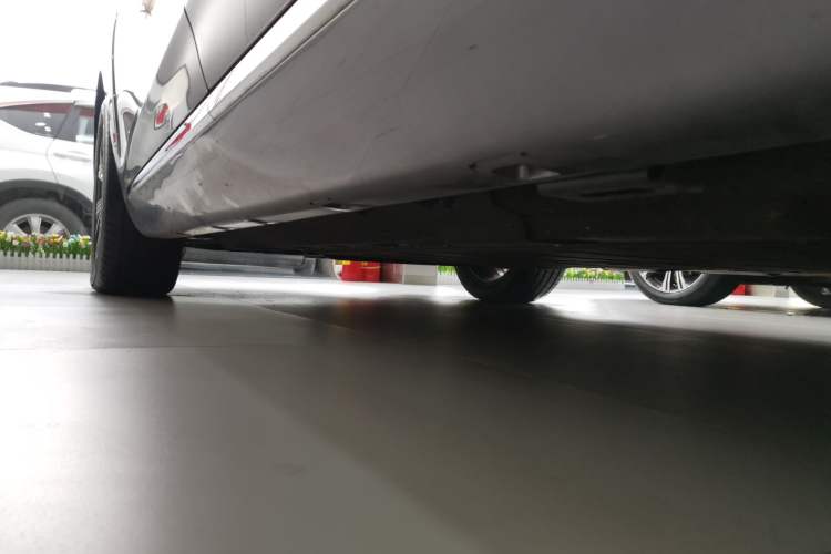 Used Hongqi H5 PHEV 2025 170 Super Hybrid Version Left Side Sill