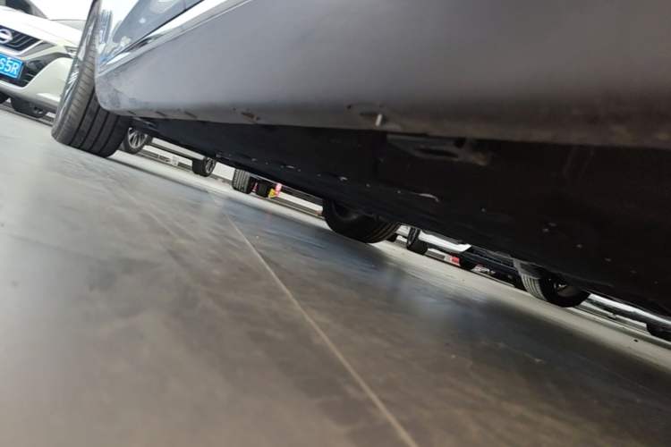 Used Hongqi H5 PHEV 2025 170 Super Hybrid Version Left Side Sill