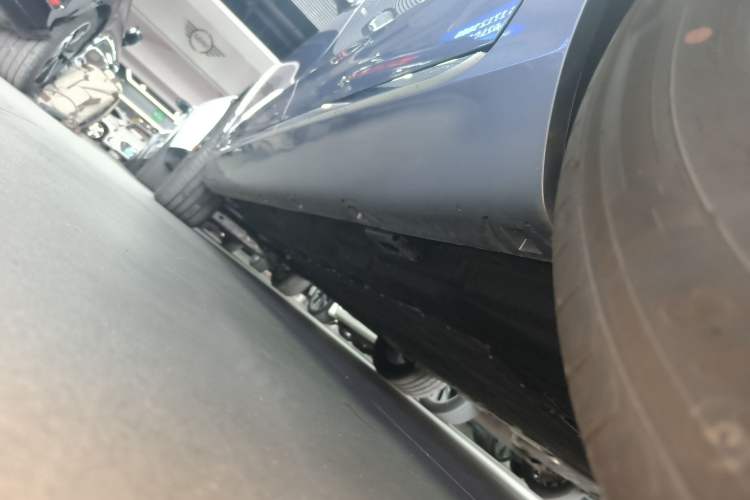 Used Hongqi H5 PHEV 2025 170 Super Hybrid Version Left Side Sill