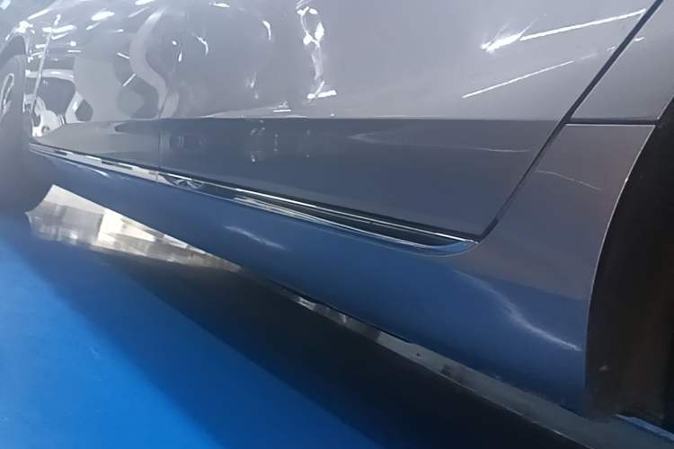 Used Hongqi H5 PHEV 2025 170 Super Hybrid Version Left Side Sill