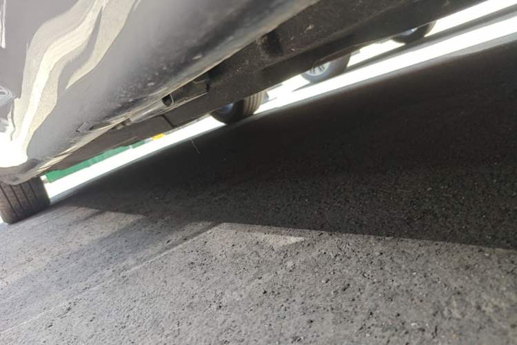 Used Hongqi H5 PHEV 2025 170 Super Hybrid Version Left Side Sill