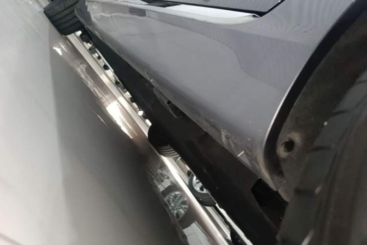 Used Hongqi H5 PHEV 2025 170 Super Hybrid Version Left Side Sill