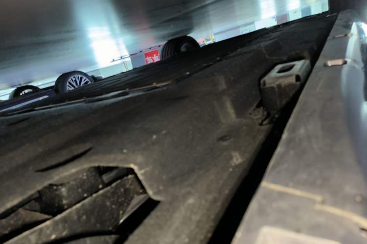 Used Hongqi H5 PHEV 2025 170 Super Hybrid Version Left Side Sill