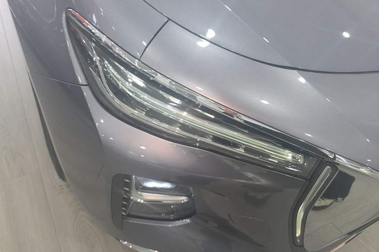 Used Hongqi H5 PHEV 2025 170 Super Hybrid Version Right Front Headlight