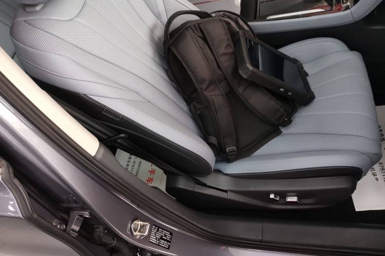 Used Hongqi H5 PHEV 2025 170 Super Hybrid Version Right Front Seat