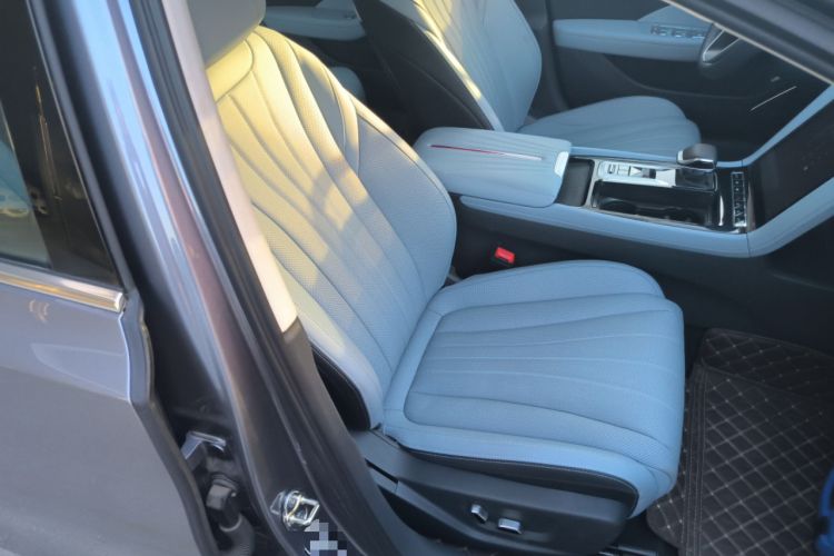 Used Hongqi H5 PHEV 2025 170 Super Hybrid Version Right Front Seat