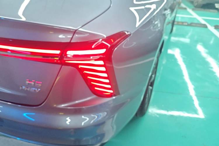 Used Hongqi H5 PHEV 2025 170 Super Hybrid Version Right Rear Taillight