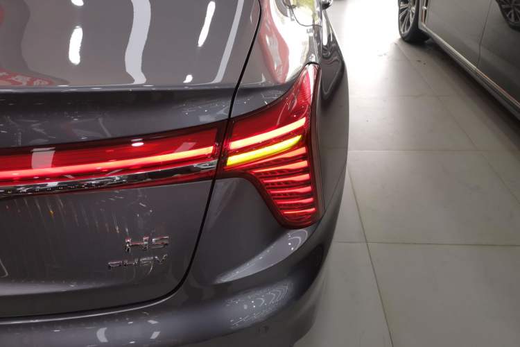 Used Hongqi H5 PHEV 2025 170 Super Hybrid Version Right Rear Taillight