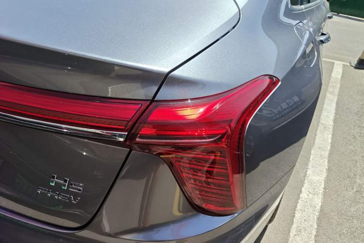 Used Hongqi H5 PHEV 2025 170 Super Hybrid Version Right Rear Taillight