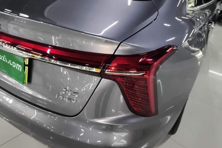 Used Hongqi H5 PHEV 2025 170 Super Hybrid Version Right Rear Taillight