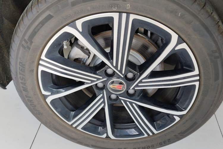 Used Hongqi H5 PHEV 2025 170 Super Hybrid Version Right Rear Wheel Hub