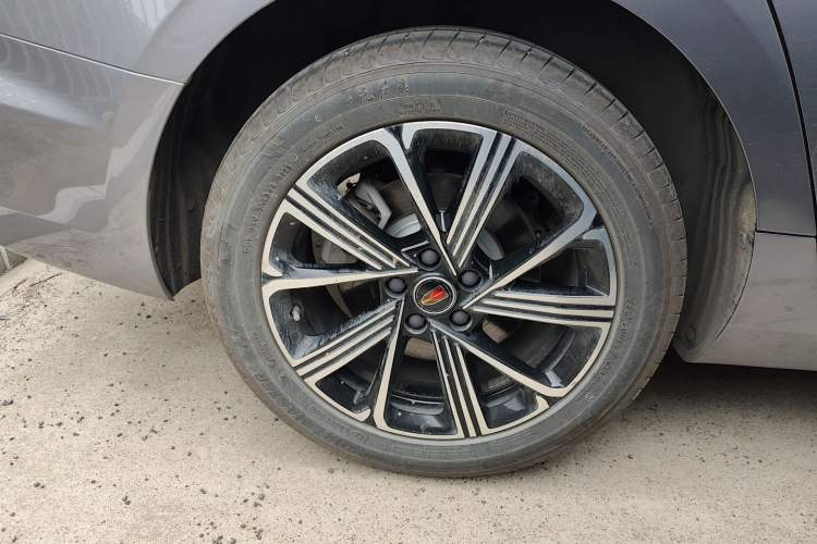 Used Hongqi H5 PHEV 2025 170 Super Hybrid Version Right Rear Wheel Hub