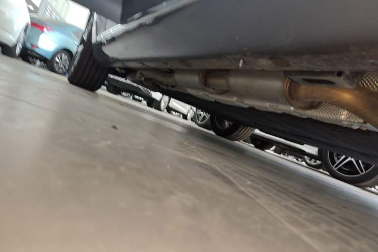 Used Hongqi H5 PHEV 2025 170 Super Hybrid Version Right Side Sill