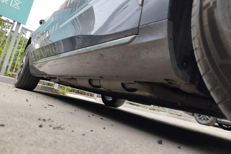 Used Hongqi H5 PHEV 2025 170 Super Hybrid Version Right Side Sill