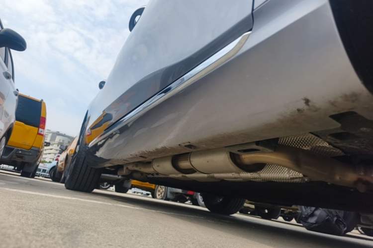 Used Hongqi H5 PHEV 2025 170 Super Hybrid Version Right Side Sill