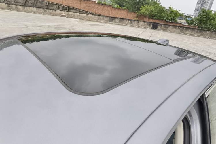 Used Hongqi H5 PHEV 2025 170 Super Hybrid Version Roof