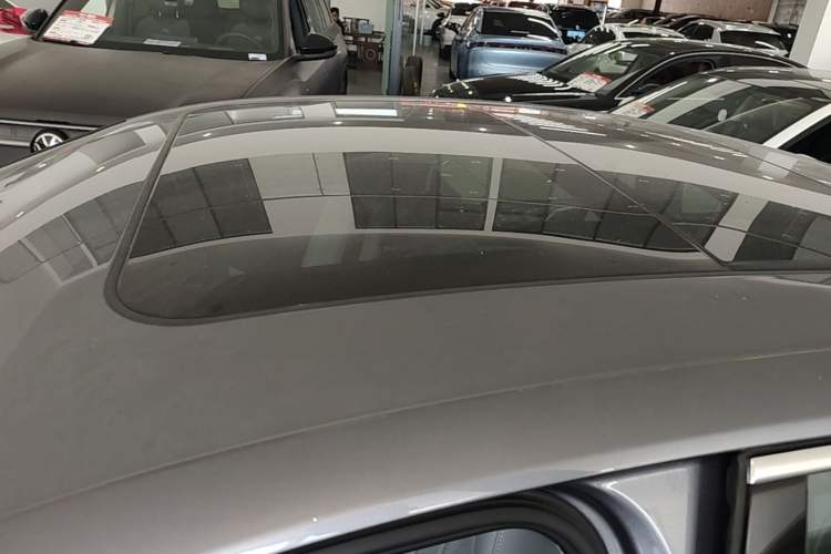 Used Hongqi H5 PHEV 2025 170 Super Hybrid Version Roof