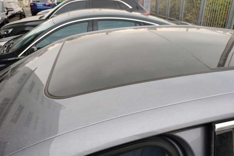 Used Hongqi H5 PHEV 2025 170 Super Hybrid Version Roof