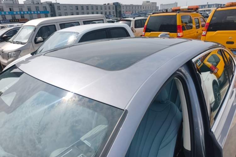 Used Hongqi H5 PHEV 2025 170 Super Hybrid Version Roof