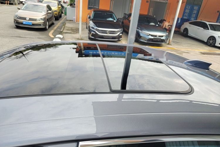 Used Hongqi H5 PHEV 2025 170 Super Hybrid Version Roof