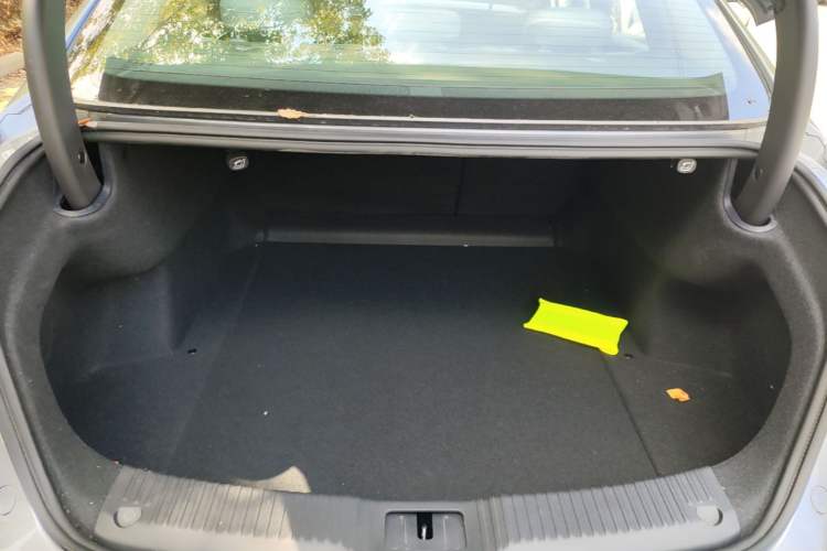 Used Hongqi H5 PHEV 2025 170 Super Hybrid Version Trunk