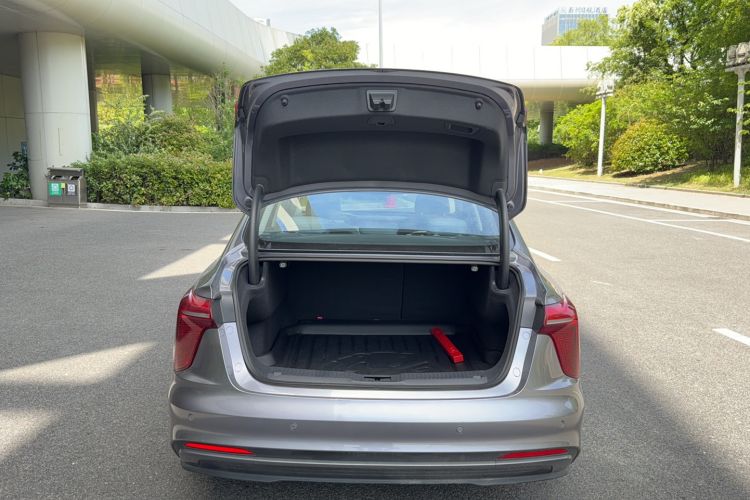 Used Hongqi H5 PHEV 2025 170 Super Hybrid Version Trunk