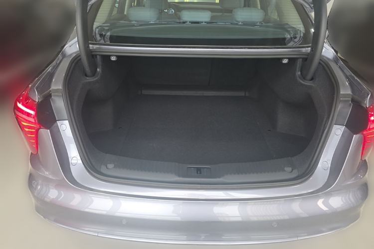 Used Hongqi H5 PHEV 2025 170 Super Hybrid Version Trunk