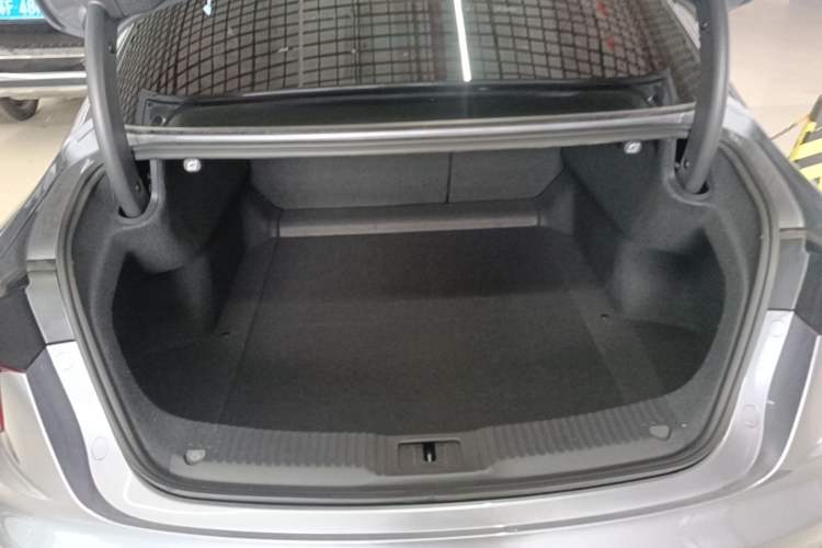 Used Hongqi H5 PHEV 2025 170 Super Hybrid Version Trunk