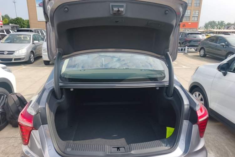 Used Hongqi H5 PHEV 2025 170 Super Hybrid Version Trunk