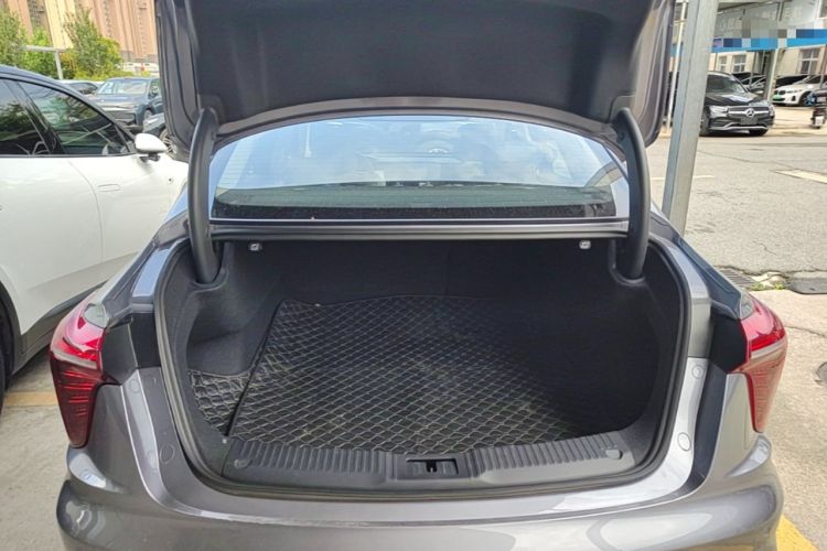 Used Hongqi H5 PHEV 2025 170 Super Hybrid Version Trunk