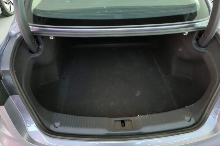 Used Hongqi H5 PHEV 2025 170 Super Hybrid Version Trunk