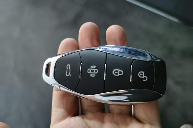 Used Hongqi H5 PHEV 2025 170 Super Hybrid Version Vehicle Key