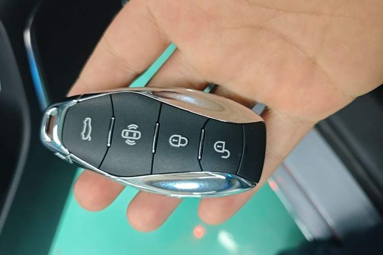 Used Hongqi H5 PHEV 2025 170 Super Hybrid Version Vehicle Key