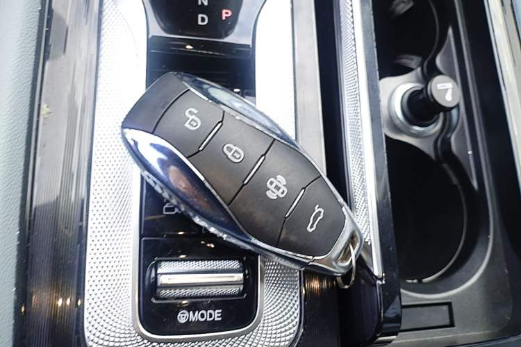 Used Hongqi H5 PHEV 2025 170 Super Hybrid Version Vehicle Key