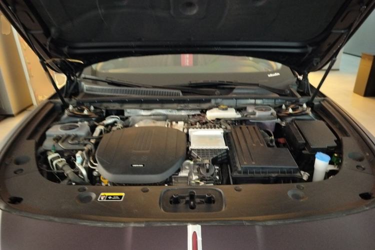 Used Hongqi H5 PHEV 2025 170 Super Hybrid Version Engine Bay