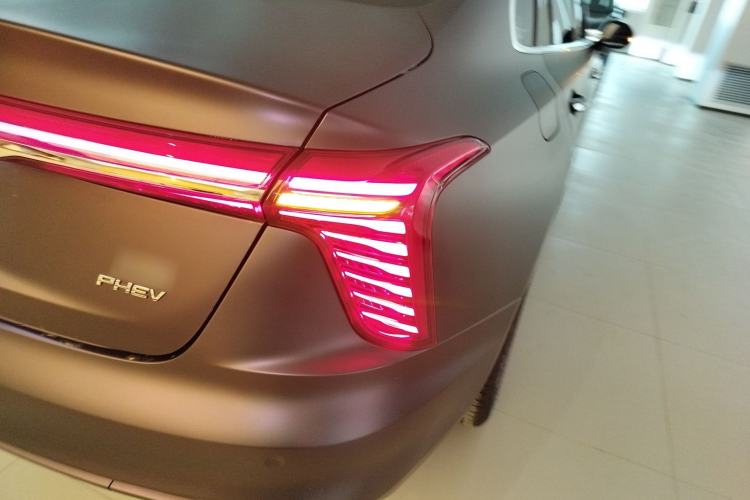 Used Hongqi H5 PHEV 2025 170 Super Hybrid Version Right Rear Taillight