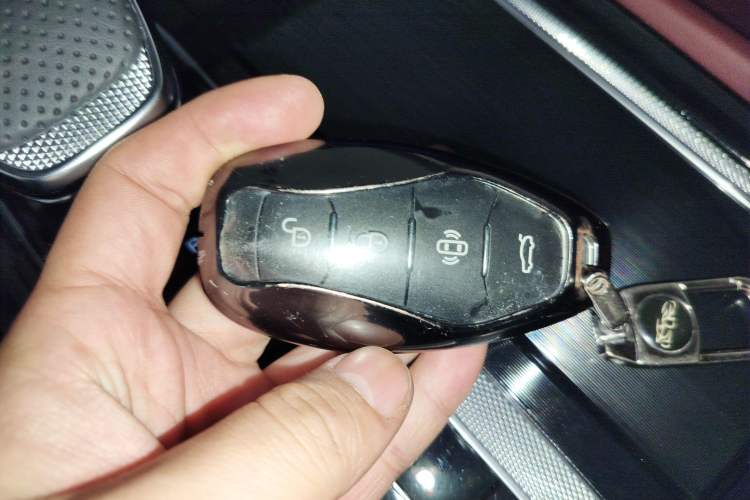 Used Hongqi H5 PHEV 2025 170 Super Hybrid Version Vehicle Key