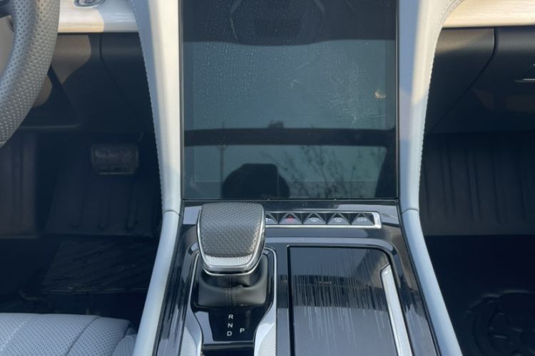 Used Hongqi H5 PHEV 2025 170 Super Hybrid Version Audio And AC Panel