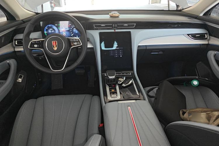 Used Hongqi H5 PHEV 2025 170 Super Hybrid Version Center Console