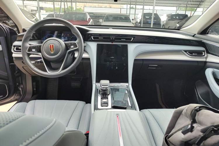 Used Hongqi H5 PHEV 2025 170 Super Hybrid Version Center Console