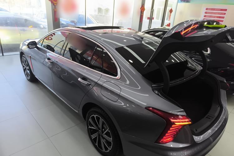 Used Hongqi H5 PHEV 2025 130 Super Hybrid Version Exterior 3