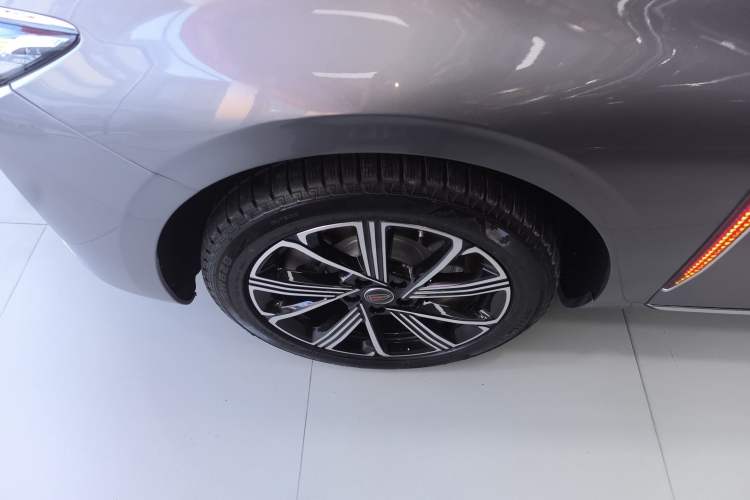 Used Hongqi H5 PHEV 2025 130 Super Hybrid Version Exterior 7