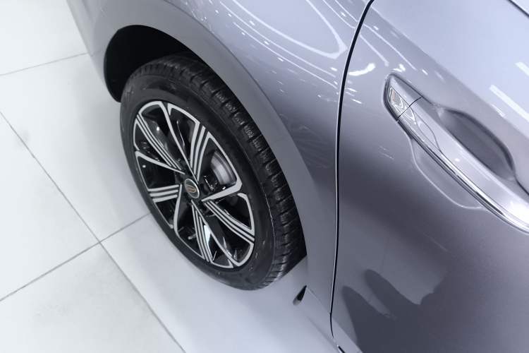 Used Hongqi H5 PHEV 2025 130 Super Hybrid Version Exterior 8