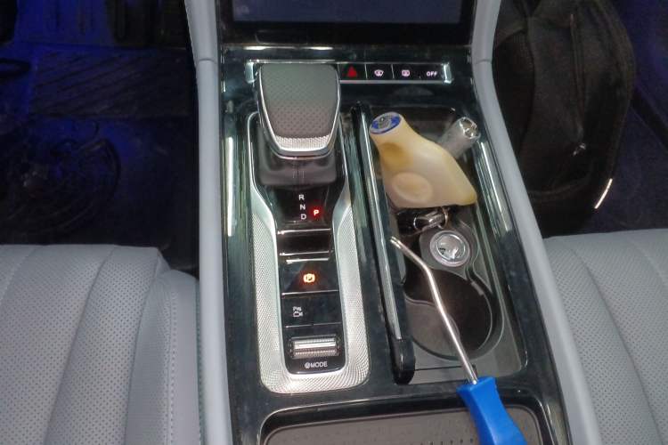 Used Hongqi H5 PHEV 2025 170 Super Hybrid Version Gear Lever