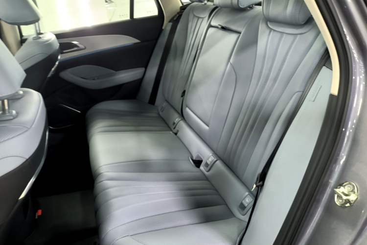 Used Hongqi H5 PHEV 2025 170 Super Hybrid Version Left Rear Seat